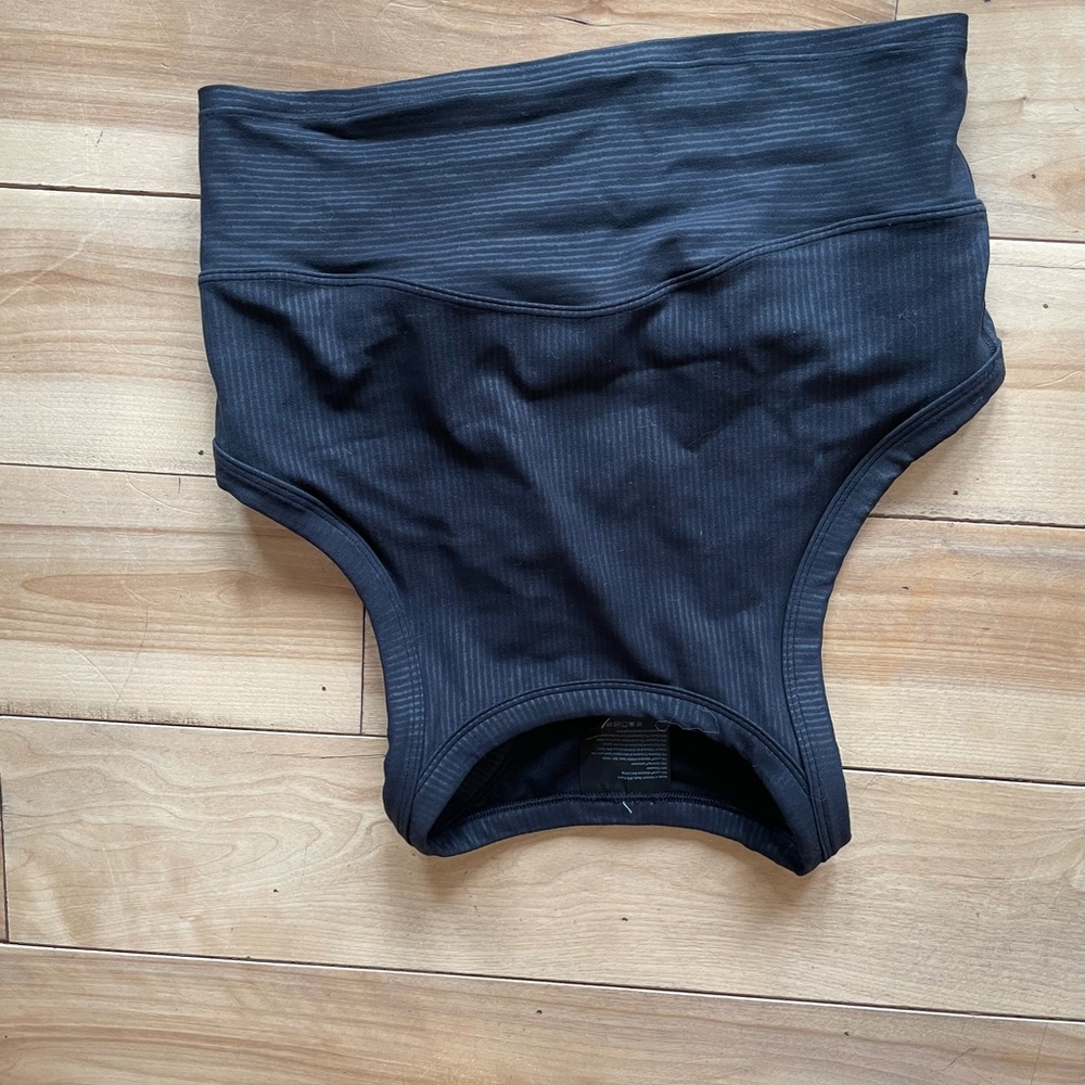 Lululemon bra crop top